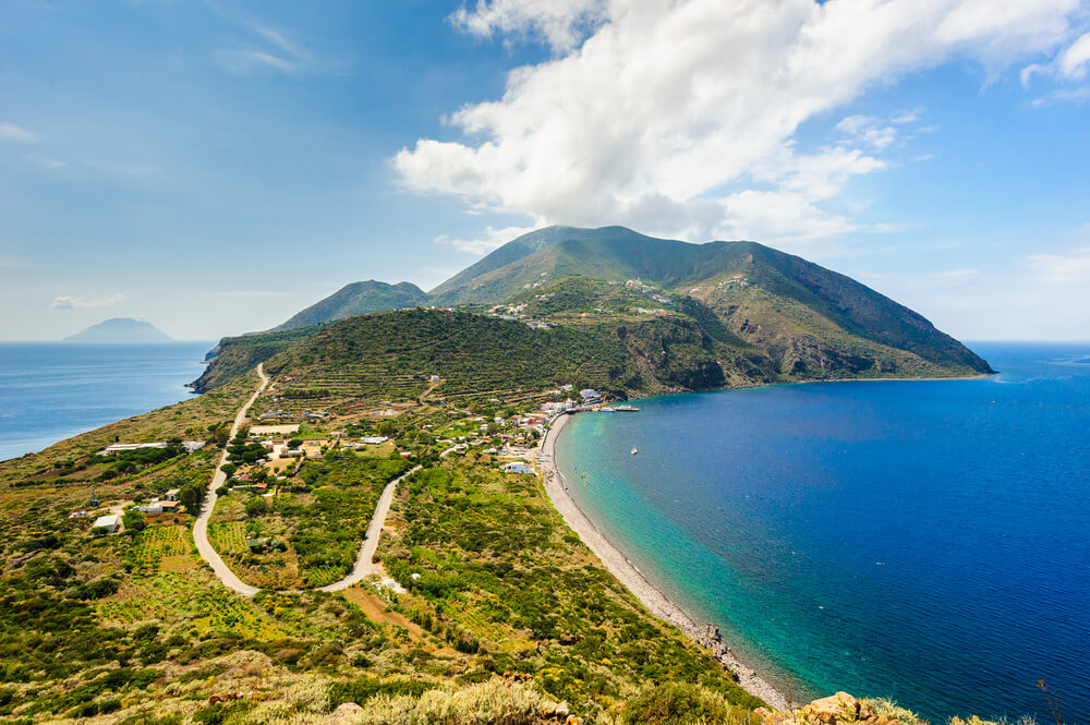Tour delle Isole Eolie tra Mare, Natura e Relax 12