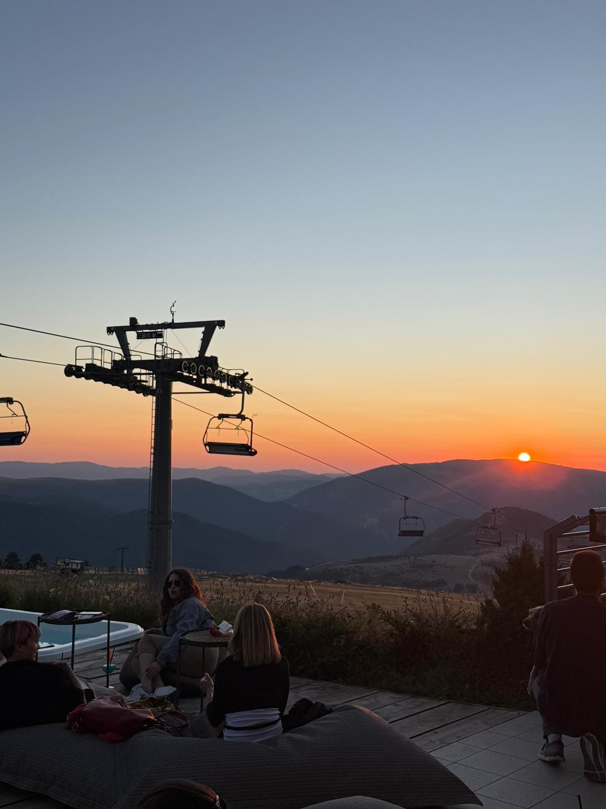 Weekend Verde sui Monti Sibillini: Esperienze autentiche, Tradizioni e la Fioritura di Castelluccio 11