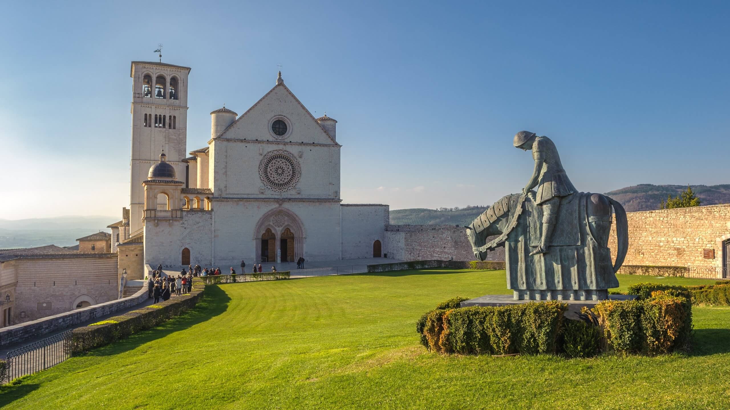Respira l'Umbria: lavanda in fiore ad Assisi e magia medievale a Bevagna 7