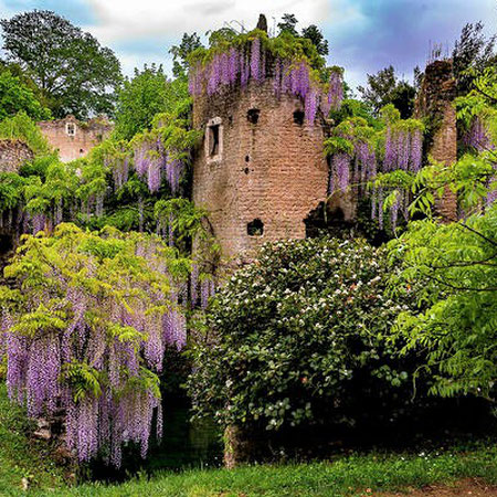 La Festa della Mamma al Giardino di Ninfa & il Borgo di Sermoneta