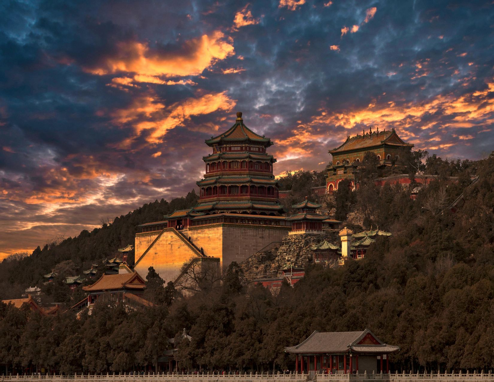 Cina Insolita: dai Panda alle Montagne Fluttuanti 8