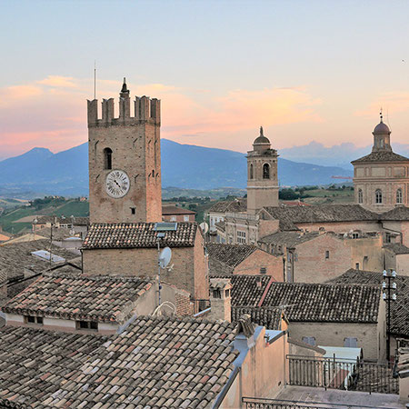 Pasqua tra le colline Marchigiane: tradizioni, sapori e panorami!